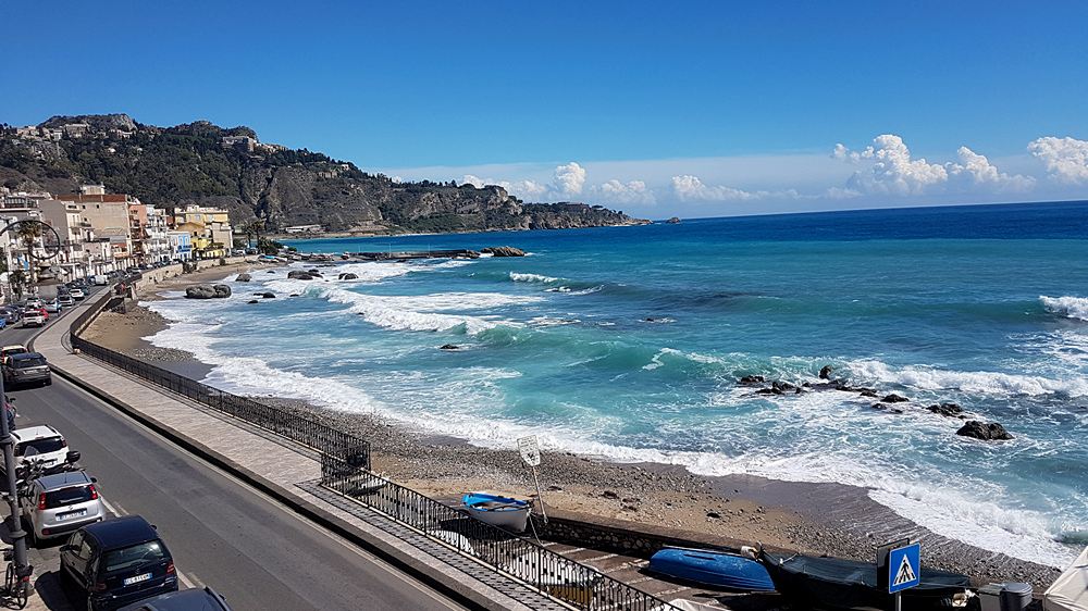 giardini-naxos seafront