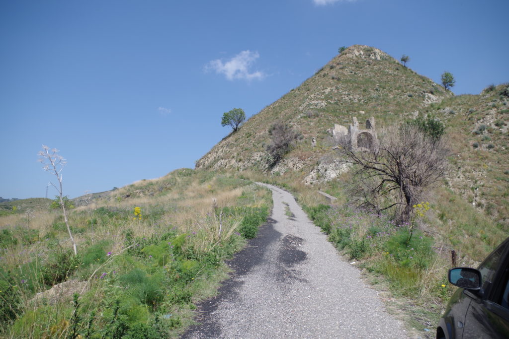 taormina salita verso le sue montagne