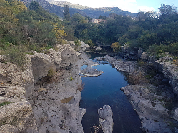 gurne dell'alcantara da sopra ponte foto taobook