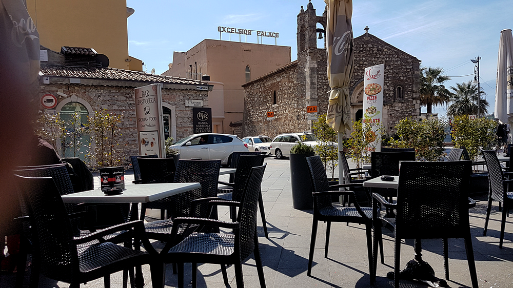 taormina sant'antonio square
