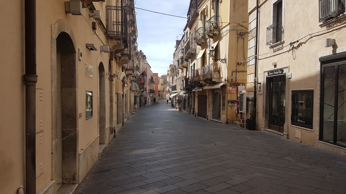 taormina corso umberto in quarantine covid-19