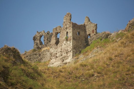 ruderi castello ruffo