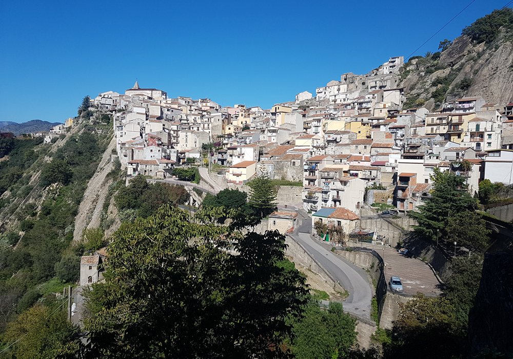 motta camastra the city on the rock in alcantara valley