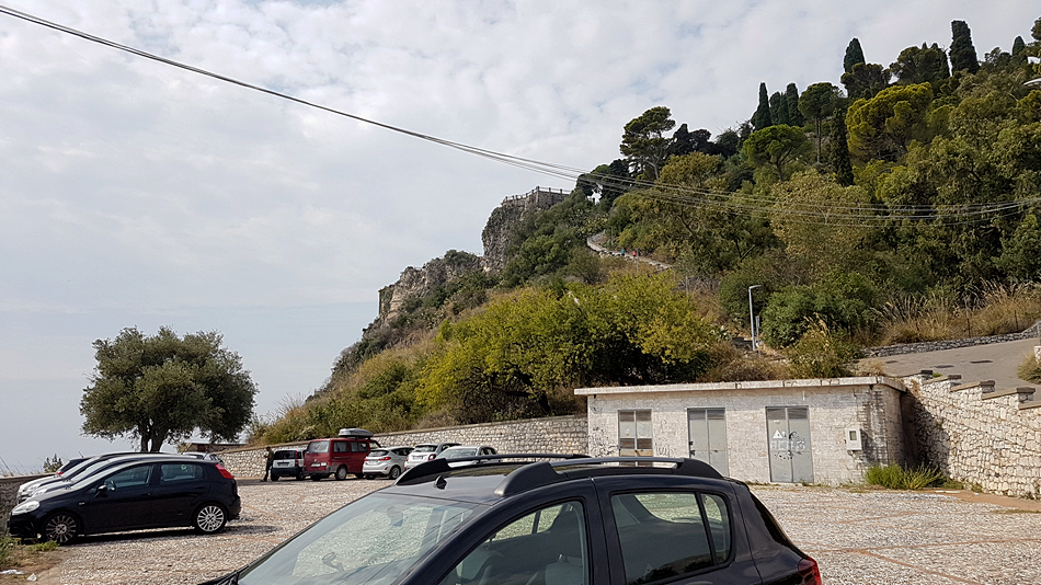 taormina path to beautiful island