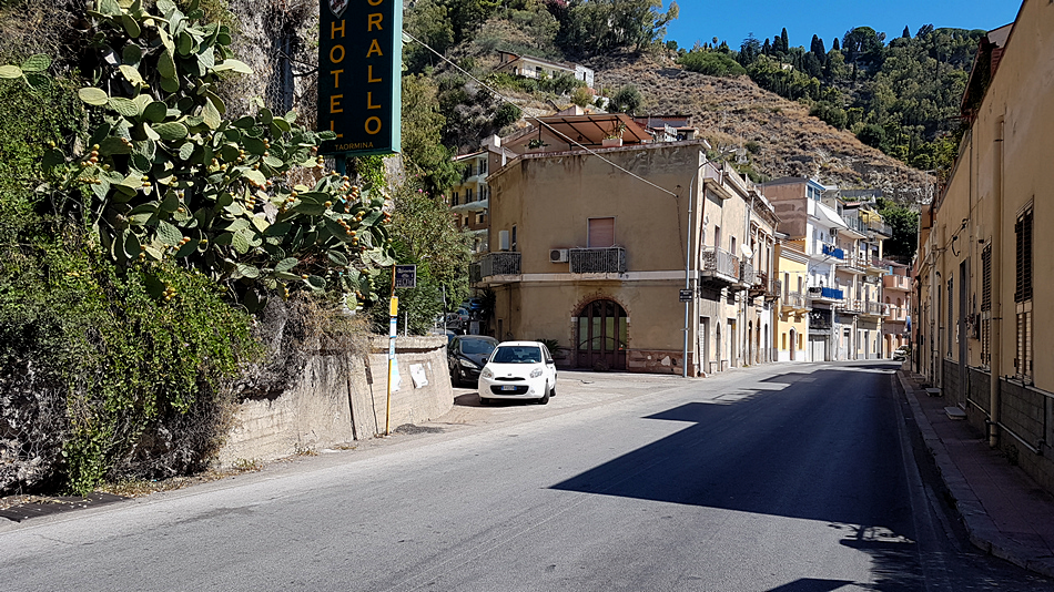 route taormina railway station