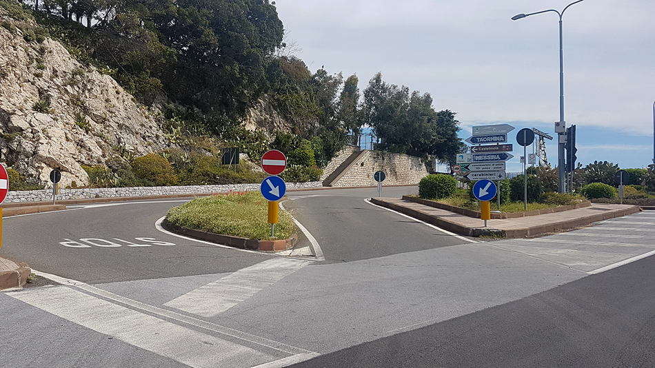 route taormina railway station