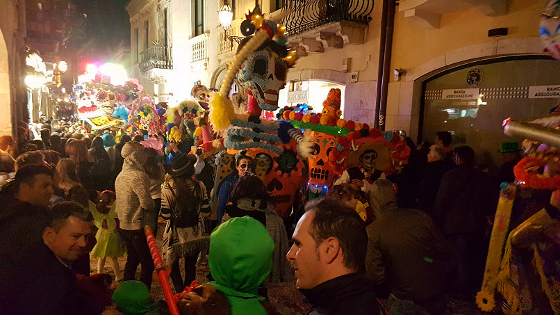 taormina carnevale 2019 i teschi messicani