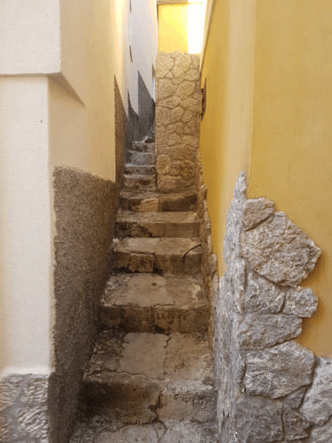 castelmola piccolo vicolo