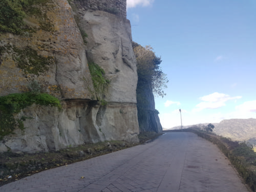 castiglione di sicilia 21 11 2018 curva su via pantano