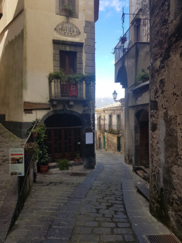 castiglione di sicilia 21 11 2018 incrocio via federico II