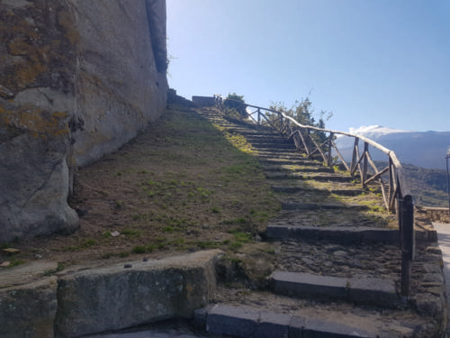 castiglione di sicilia 21 11 2018 scala ingresso castello di lauria